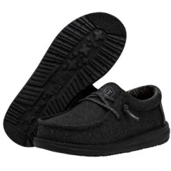 Wally Youth Basic - Black -Hey Dude Store 40041 001 WALLY YOUTH BASIC BLACK LEFT 3