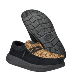 Wendy Comf Luxe - Black -Hey Dude Store 41865 001 WENDY X LUXE BLACK RIGHT PAIR BOTTOM