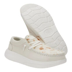 Wendy Comf Luxe - Ivory -Hey Dude Store 41865 105 WENDY X LUXE IVORY RIGHT PAIR BOTTOM 1