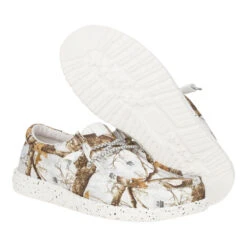 Wally Realtree Edge® Colors - White/Camo -Hey Dude Store 43052 1D3 WALLYREALTREEEDGECOLORS WHITECAMO PAIR BOTTOM conversion1