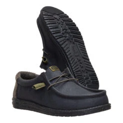 Wally Waxed Casual - Black/Black -Hey Dude Store 44951 060 WALLYWAXEDCASUAL BLACKBLACK PAIR BOTTOM conversion1