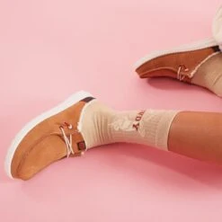 Wendy Slip Warmth - Beige -Hey Dude Store FH24 HEYDUDE HOLIDUDES OnModel 43346 205 2 1